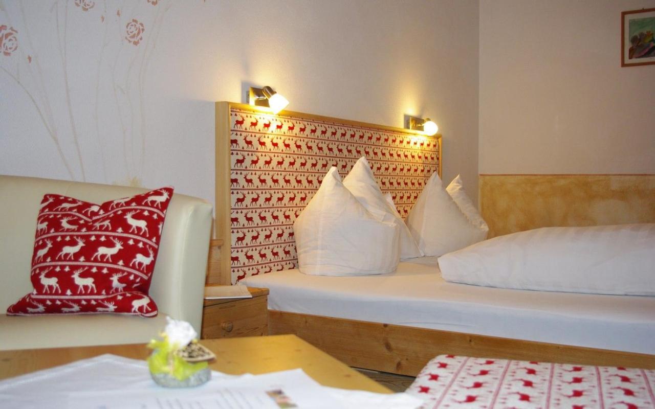 Hotel Pfleger Anras Bagian luar foto