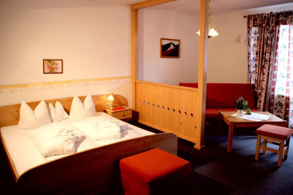 Hotel Pfleger Anras Ruang foto