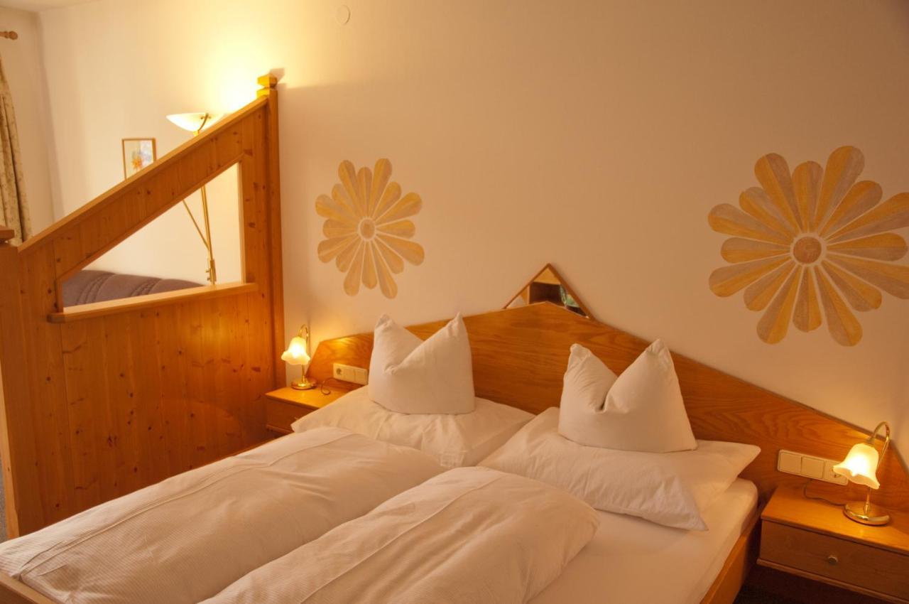 Hotel Pfleger Anras Bagian luar foto